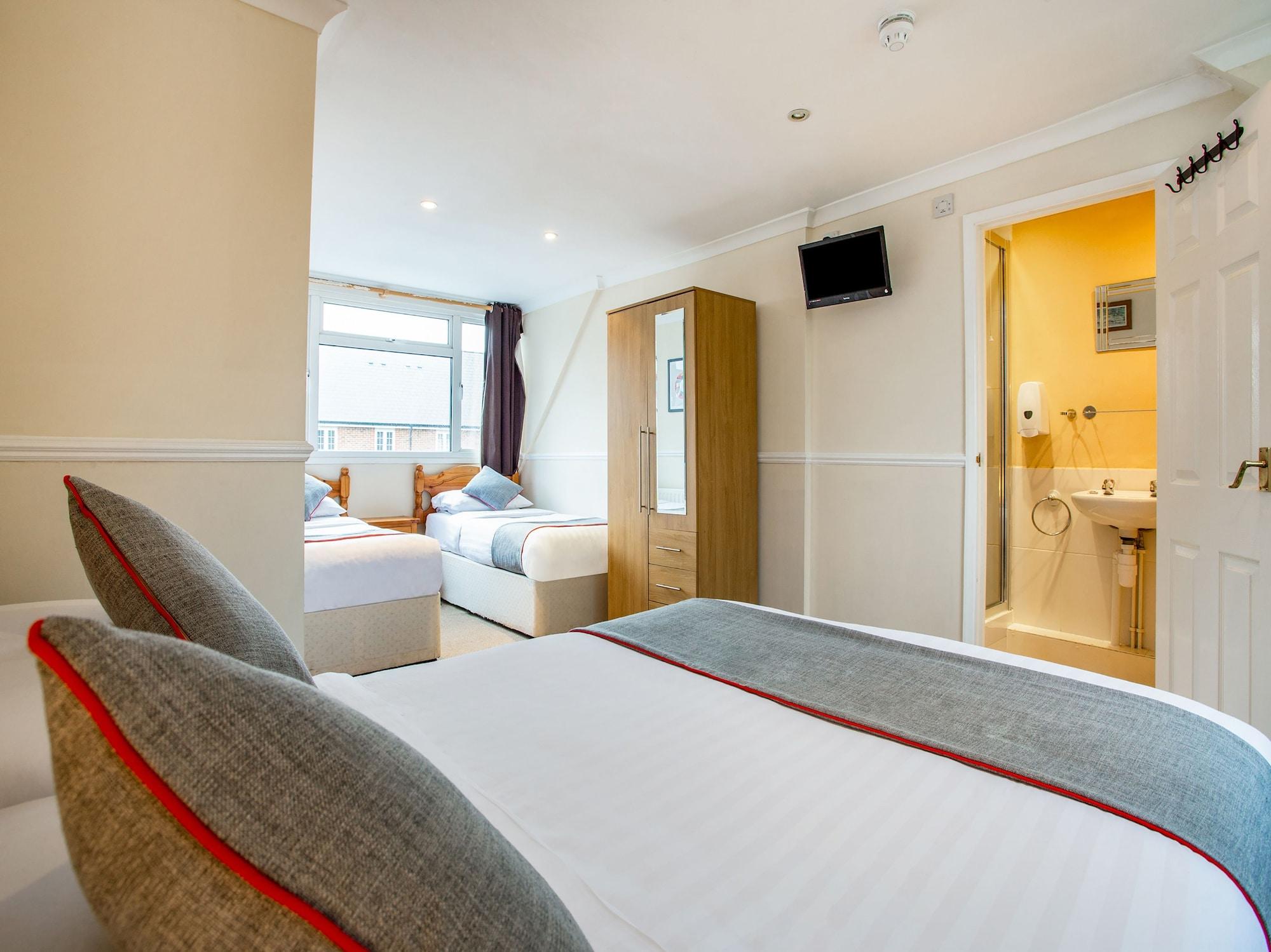Oyo Flexistay Ambers Gatwick Aparthotel Horley Exterior foto
