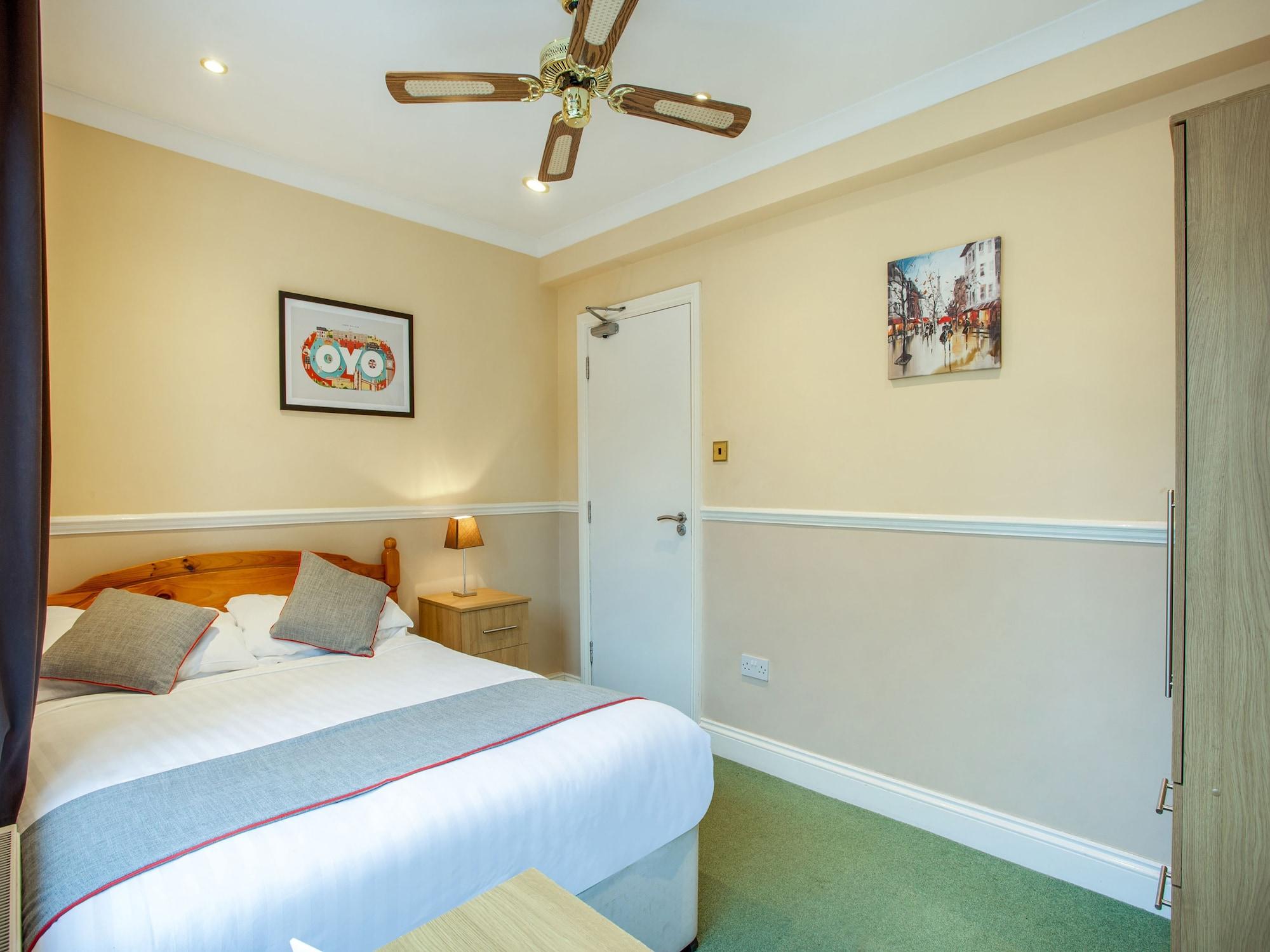 Oyo Flexistay Ambers Gatwick Aparthotel Horley Exterior foto