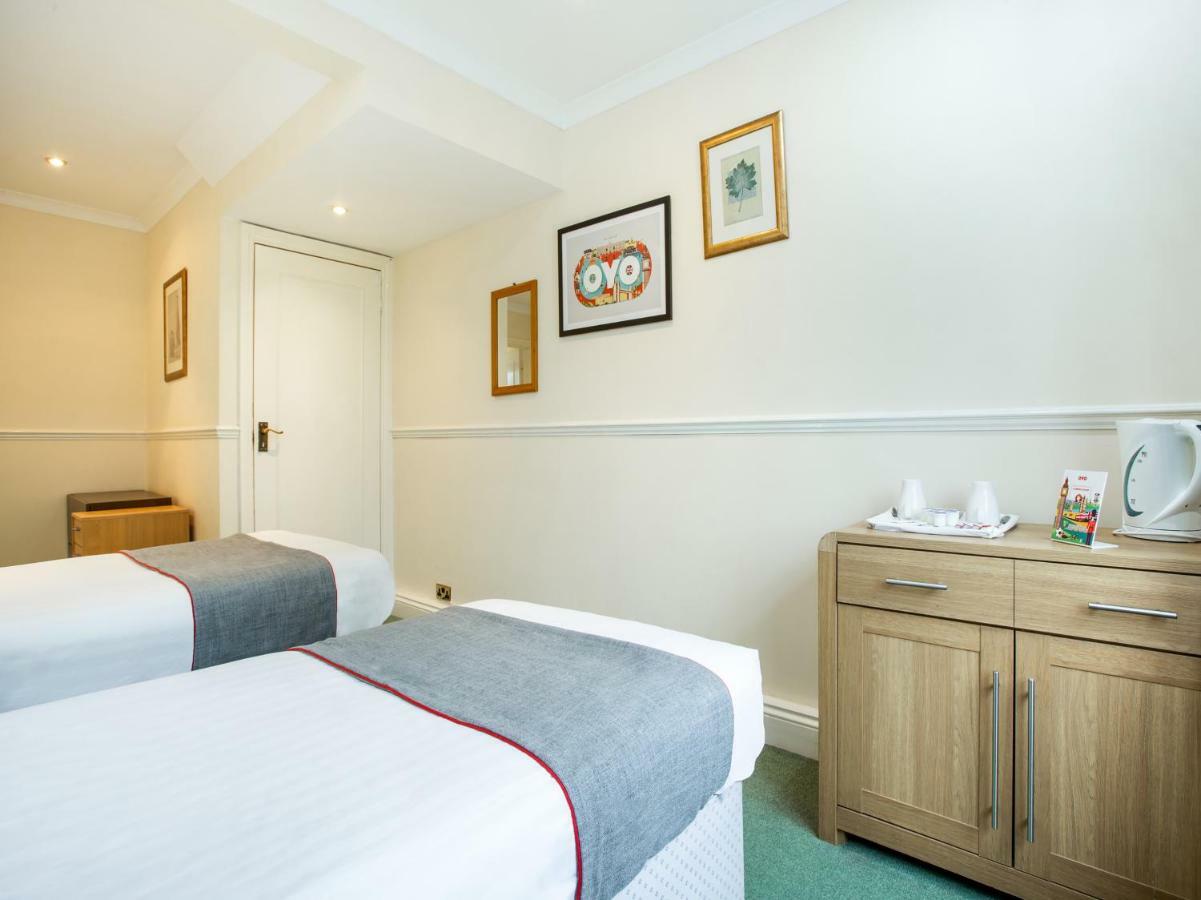 Oyo Flexistay Ambers Gatwick Aparthotel Horley Exterior foto