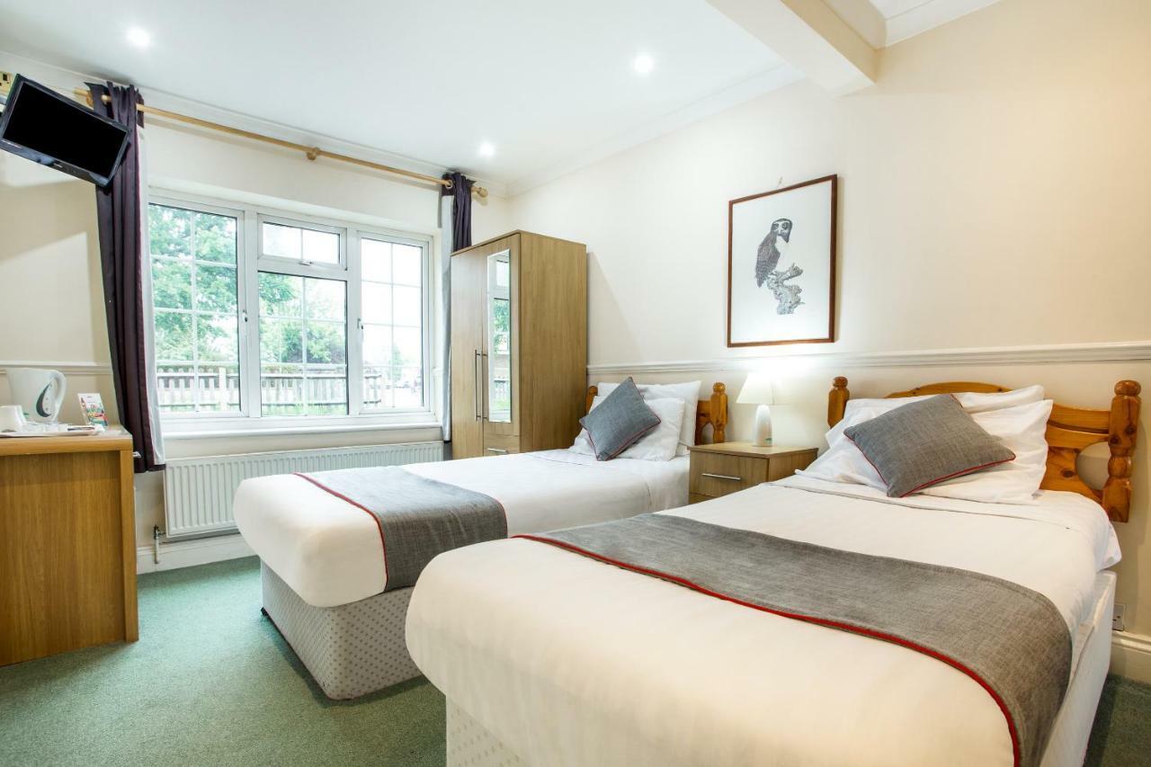 Oyo Flexistay Ambers Gatwick Aparthotel Horley Exterior foto